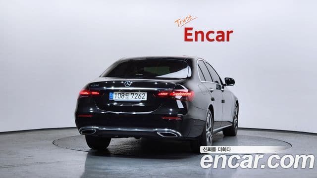 Mercedes-Benz E-Class 2021 — ფოტო 2/20