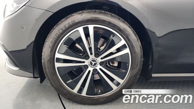 Mercedes-Benz E-Class 2021 — фото 5 из 20