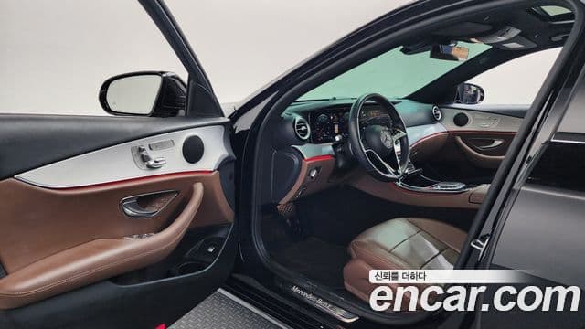 Mercedes-Benz E-Class 2021 — ფოტო 10/20