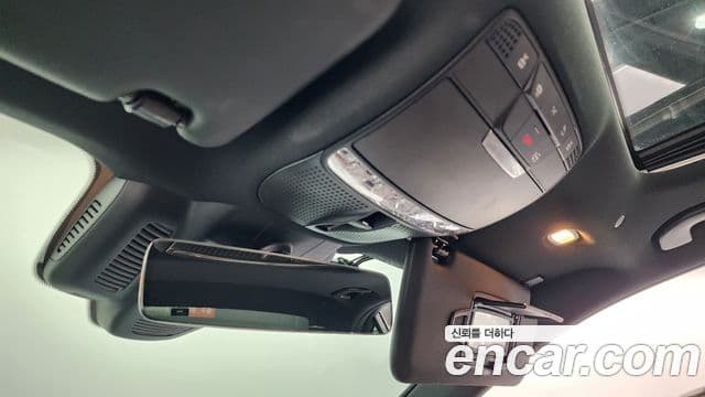 Mercedes-Benz E-Class 2021 — фото 17 из 20