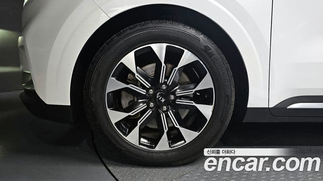 Kia Carnival 2021 — Photo 4/20