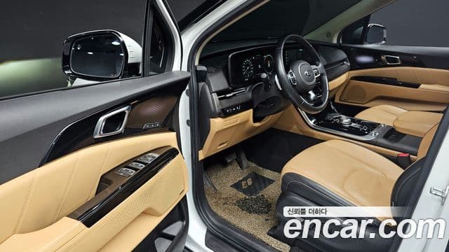 Kia Carnival 2021 — Photo 15/20