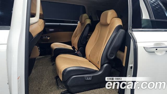 Kia Carnival 2021 — Photo 16/20