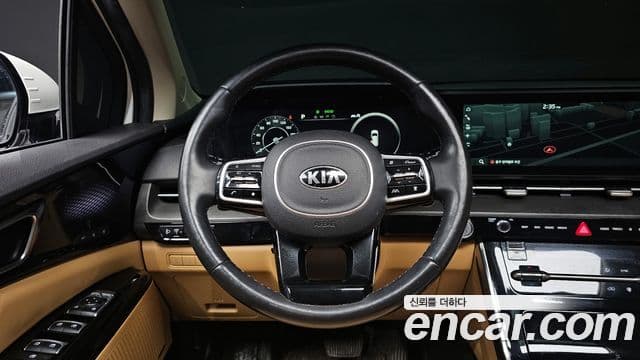 Kia Carnival 2021 — ფოტო 13/20