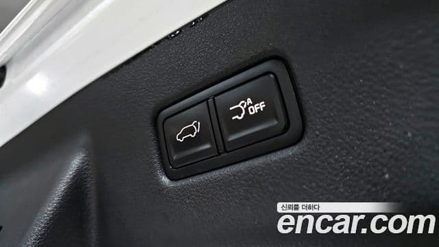 Kia Carnival 2021 — ფოტო 19/20