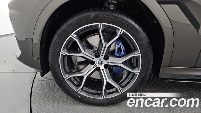 BMW X6 2023 — ფოტო 5/20
