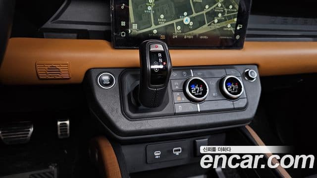 Land Rover Defender 2022 — фото 7 из 20