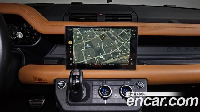 Land Rover Defender 2022 — фото 14 из 20