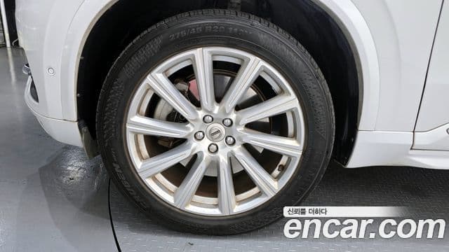 Volvo XC90 2018 — ფოტო 5/20