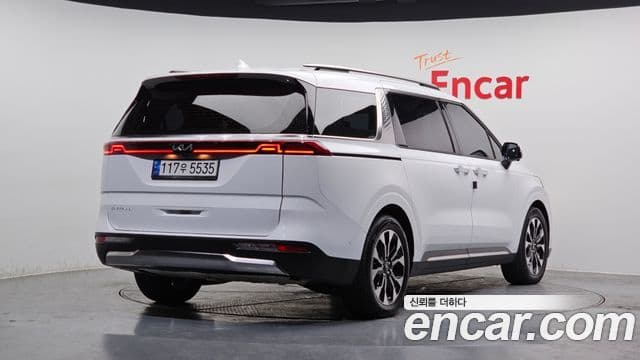 Kia Carnival 2022 — ფოტო 2/20