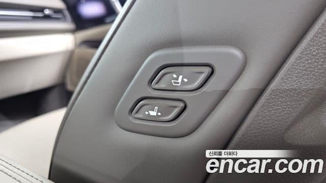 Kia Carnival 2022 — ფოტო 17/20