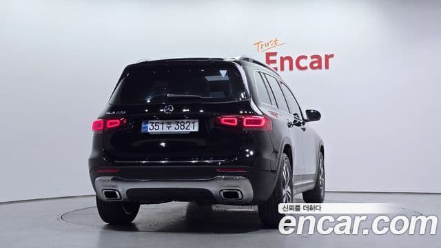 Mercedes-Benz GLB-Class 2021 — Фото 4/20