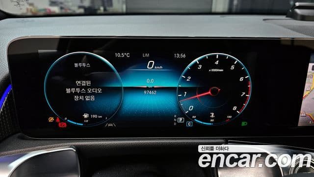 Mercedes-Benz GLB-Class 2021 — Фото 8/20