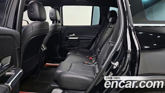 Mercedes-Benz GLB-Class 2021 — Фото 13/20
