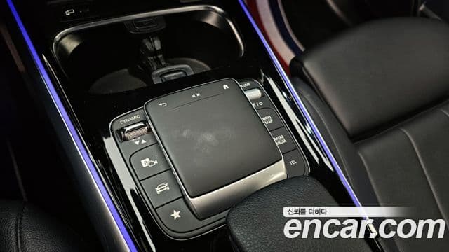 Mercedes-Benz GLB-Class 2021 — Фото 17/20