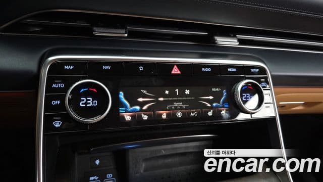 Genesis GV80 2022 — Şəkil 17/20