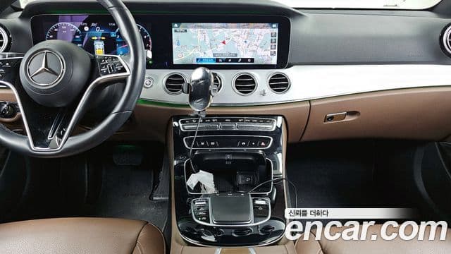 Mercedes-Benz E-Class 2020 — ფოტო 14/20
