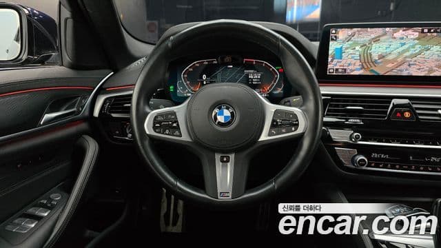 BMW 5 Series 2023 — фото 13 из 20
