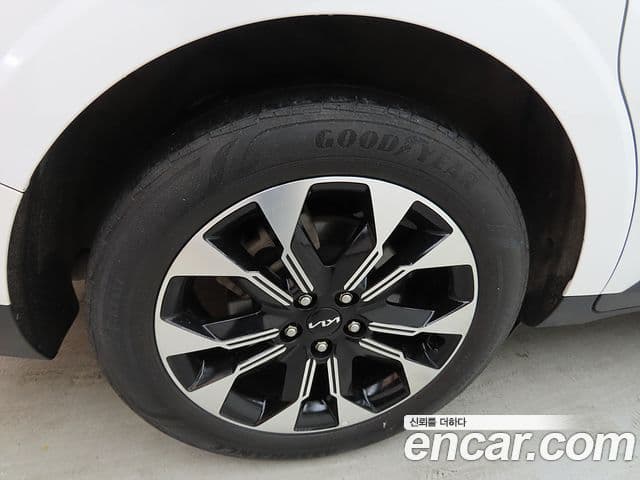 Kia Carnival 2022 — ფოტო 20/20