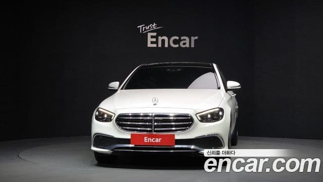 Mercedes-Benz E-Class 2021 — Фото 3/20