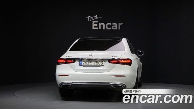 Mercedes-Benz E-Class 2021 — Фото 4/20