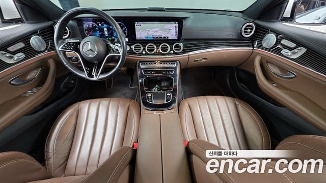 Mercedes-Benz E-Class 2021 — Фото 7/20