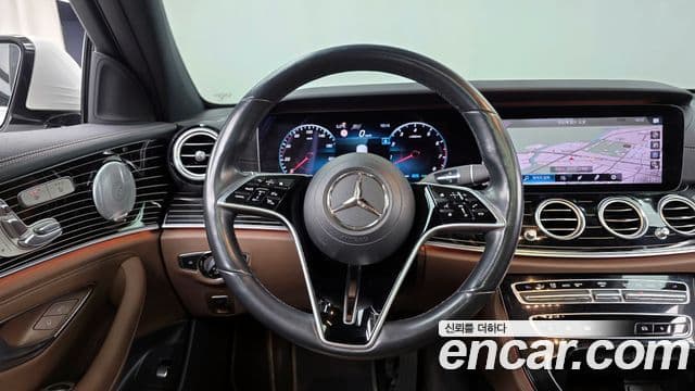 Mercedes-Benz E-Class 2021 — Фото 13/20