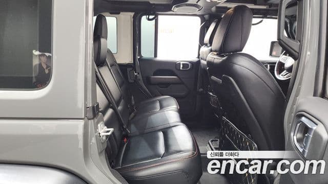 Jeep Wrangler 2021 — ფოტო 12/20