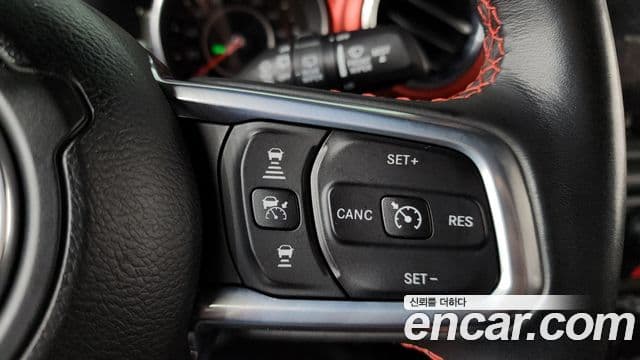 Jeep Wrangler 2021 — фото 14 из 20