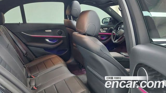 Mercedes-Benz E-Class 2023 — ფოტო 9/17