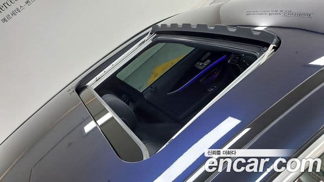 Mercedes-Benz E-Class 2023 — ფოტო 11/17