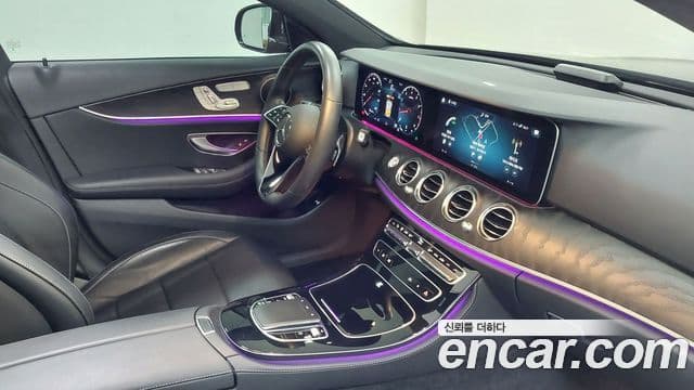 Mercedes-Benz E-Class 2023 — ფოტო 12/17