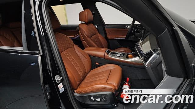 BMW X7 2024 — ფოტო 10/20