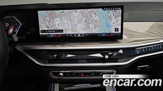 BMW X7 2024 — ფოტო 14/20