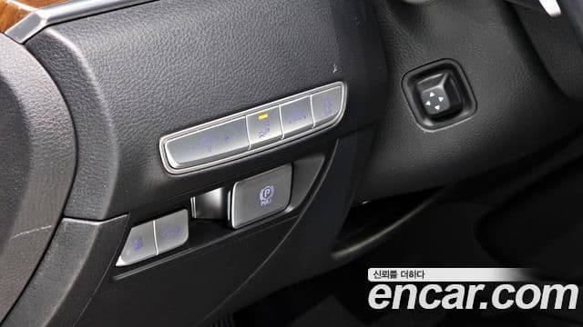 Kia The K9 2018 — Photo 17/20