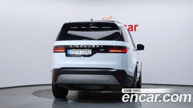 Land Rover Discovery 5 2022 — ფოტო 3/20