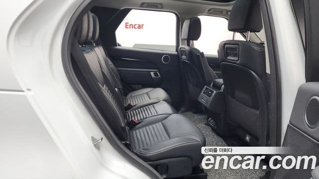 Land Rover Discovery 5 2022 — ფოტო 12/20