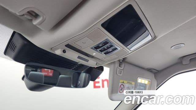 Land Rover Discovery 5 2022 — ფოტო 17/20
