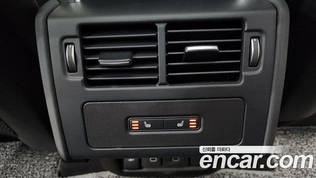 Land Rover Discovery 5 2022 — ფოტო 19/20