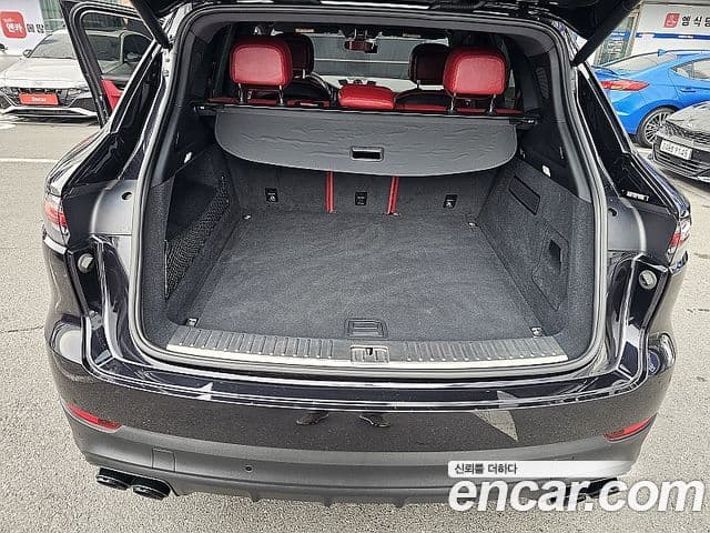 Porsche Cayenne 2019 — ფოტო 12/20