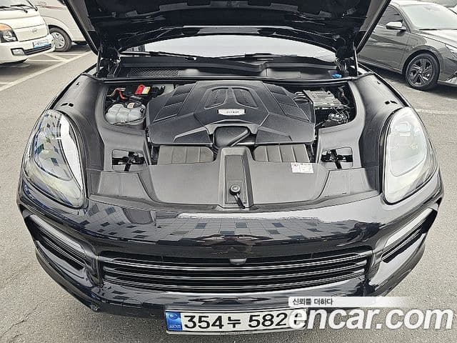 Porsche Cayenne 2019 — ფოტო 18/20