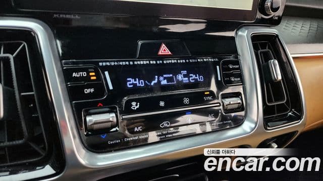 Kia Sorento 2022 — ფოტო 16/20