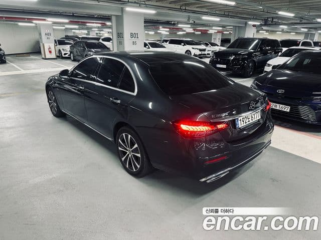Mercedes-Benz E-Class 2021 — фото 3 из 20