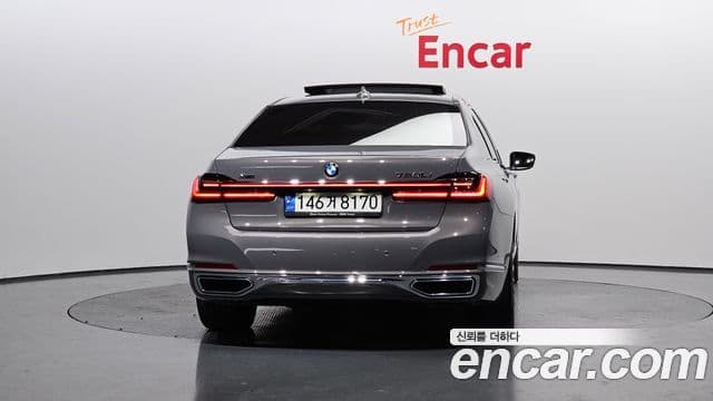 BMW 7 Series 2021 — Photo 11/20