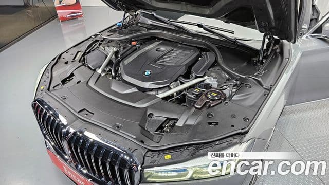 BMW 7 Series 2021 — Photo 8/20