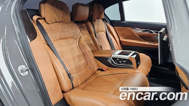 BMW 7 Series 2021 — Photo 16/20