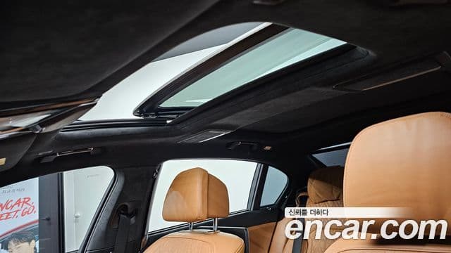 BMW 7 Series 2021 — Photo 2/20