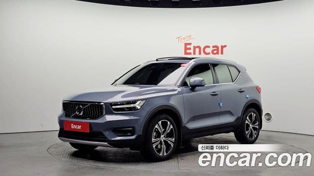 Volvo XC40 2022 — Şəkil 1/20