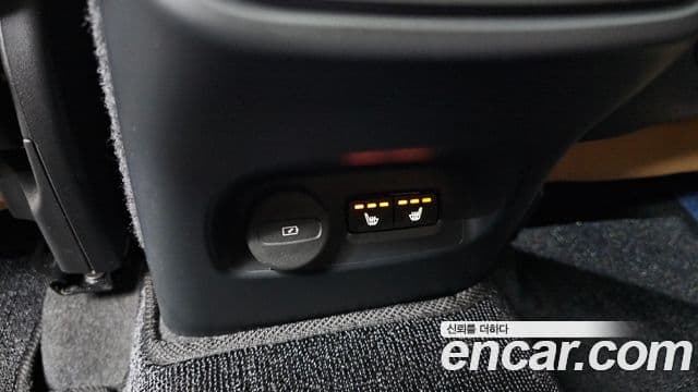 Volvo XC40 2022 — Şəkil 19/20