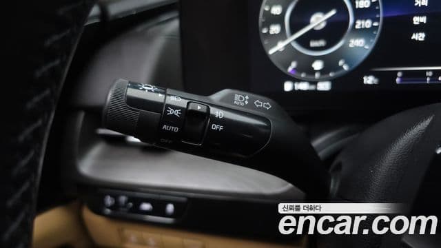 Kia Carnival 2022 — Şəkil 17/20